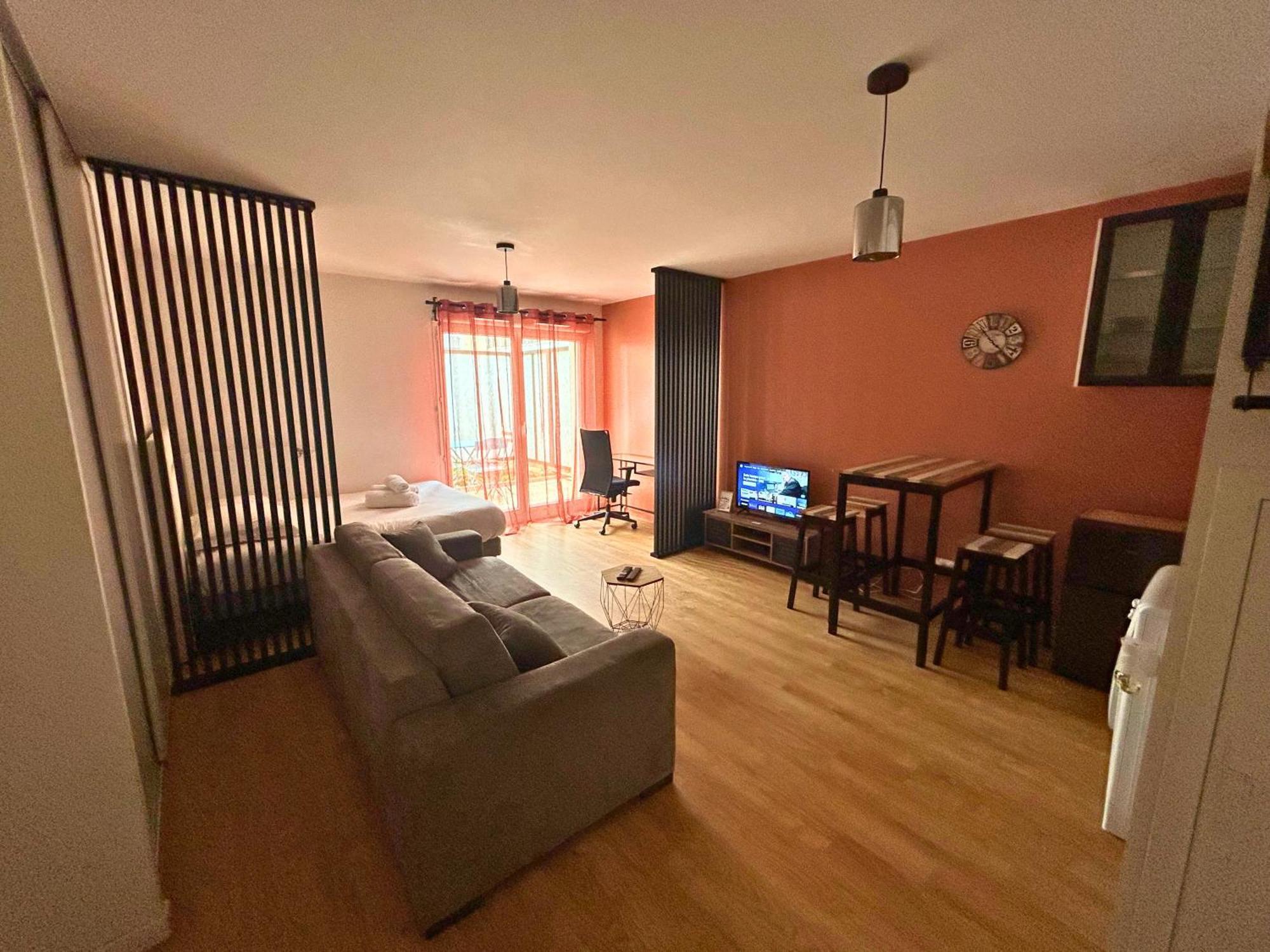 Studio Spacieux 4 Personnes Avec Terrasse Privee & Bureau - Gare A 4Min, Paris En 30Min Villiers-sur-Marne Buitenkant foto