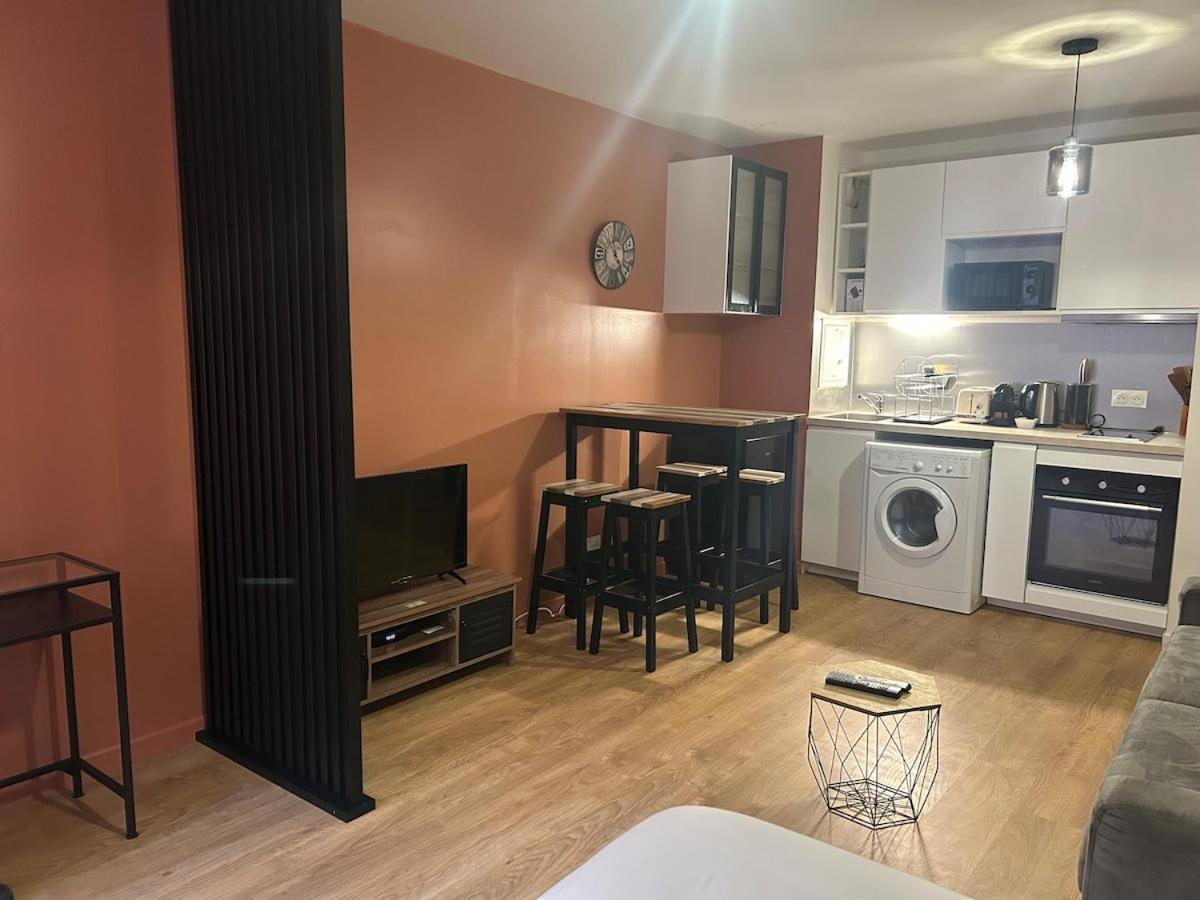 Studio Spacieux 4 Personnes Avec Terrasse Privee & Bureau - Gare A 4Min, Paris En 30Min Villiers-sur-Marne Buitenkant foto