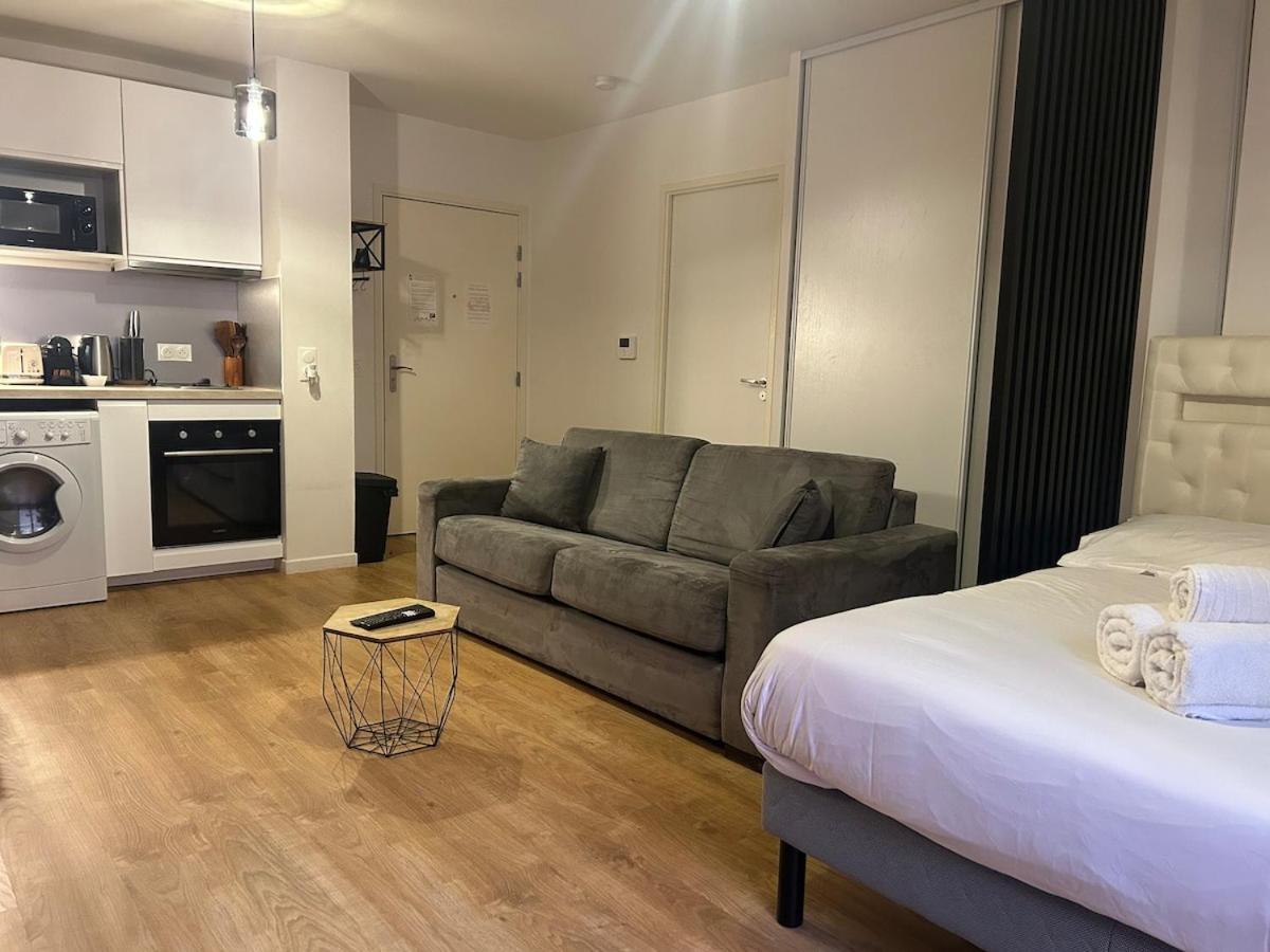 Studio Spacieux 4 Personnes Avec Terrasse Privee & Bureau - Gare A 4Min, Paris En 30Min Villiers-sur-Marne Buitenkant foto