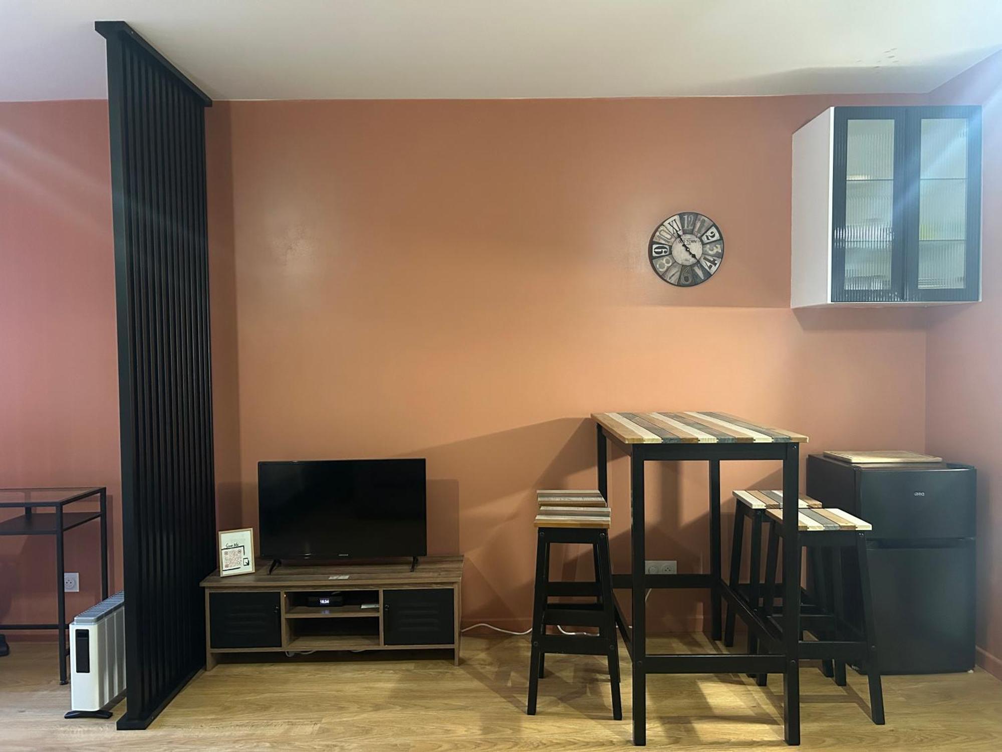 Studio Spacieux 4 Personnes Avec Terrasse Privee & Bureau - Gare A 4Min, Paris En 30Min Villiers-sur-Marne Buitenkant foto